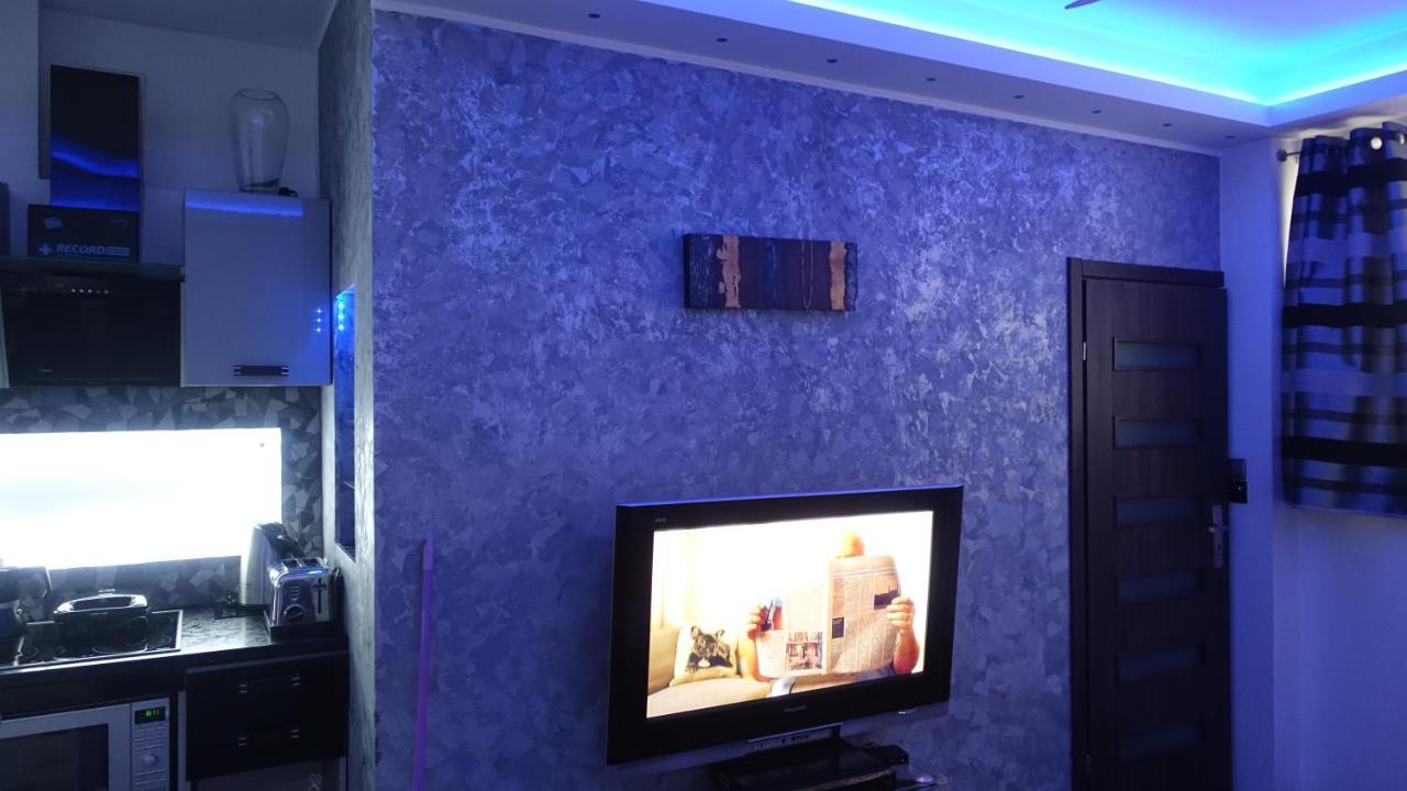 Apartament Neon *