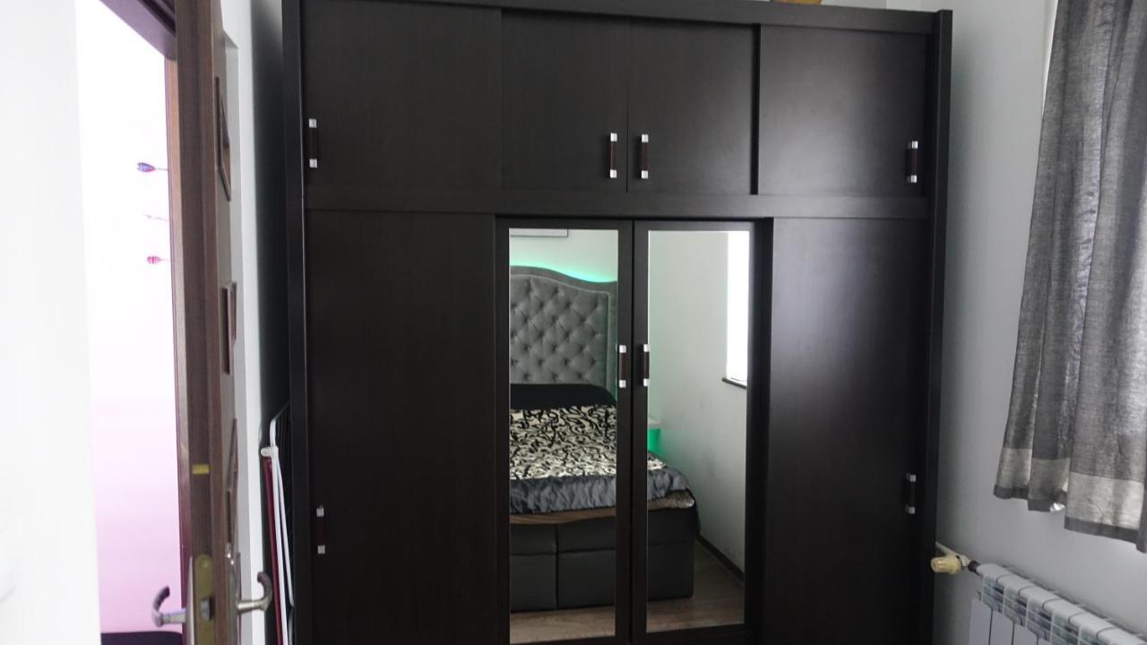 Apartament Neon