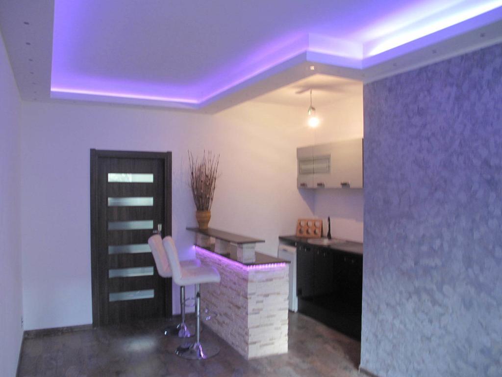 Apartament Neon *